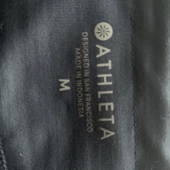 Athleta board swim shorts. - Picture 4 of 5